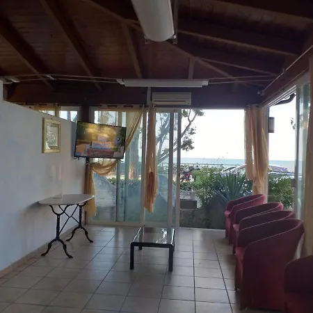 Quadruple For A Totally Relaxing فندق مبيت وإفطار