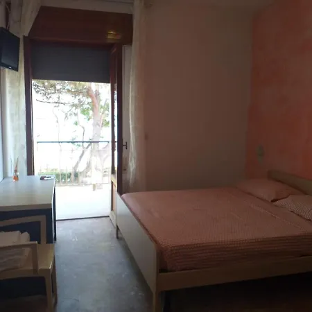 Quadruple For A Totally Relaxing 3*