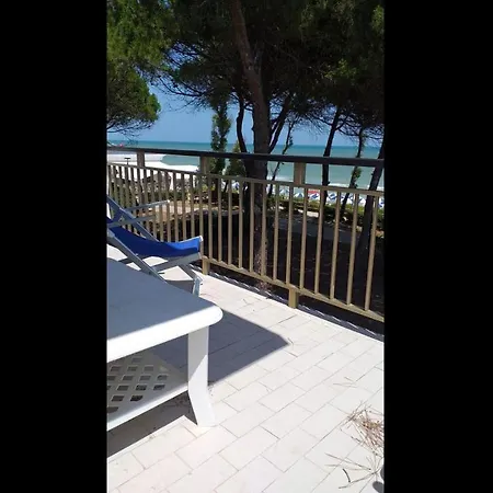 Nocleg ze śniadaniem Quadruple For A Totally Relaxing Pineto